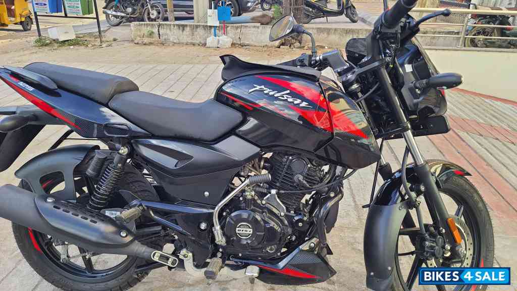 Bajaj Pulsar 125 Carbon Fibre Disc Split Seat