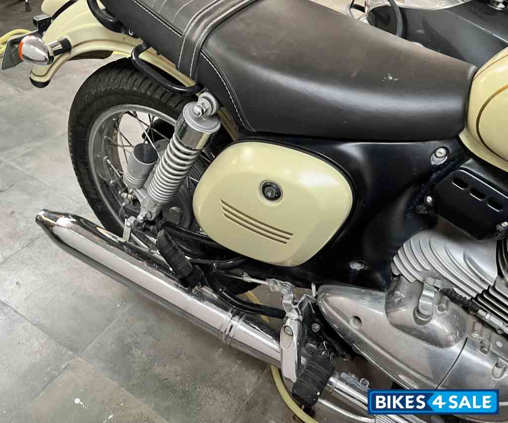 Luminous Lime Jawa forty two