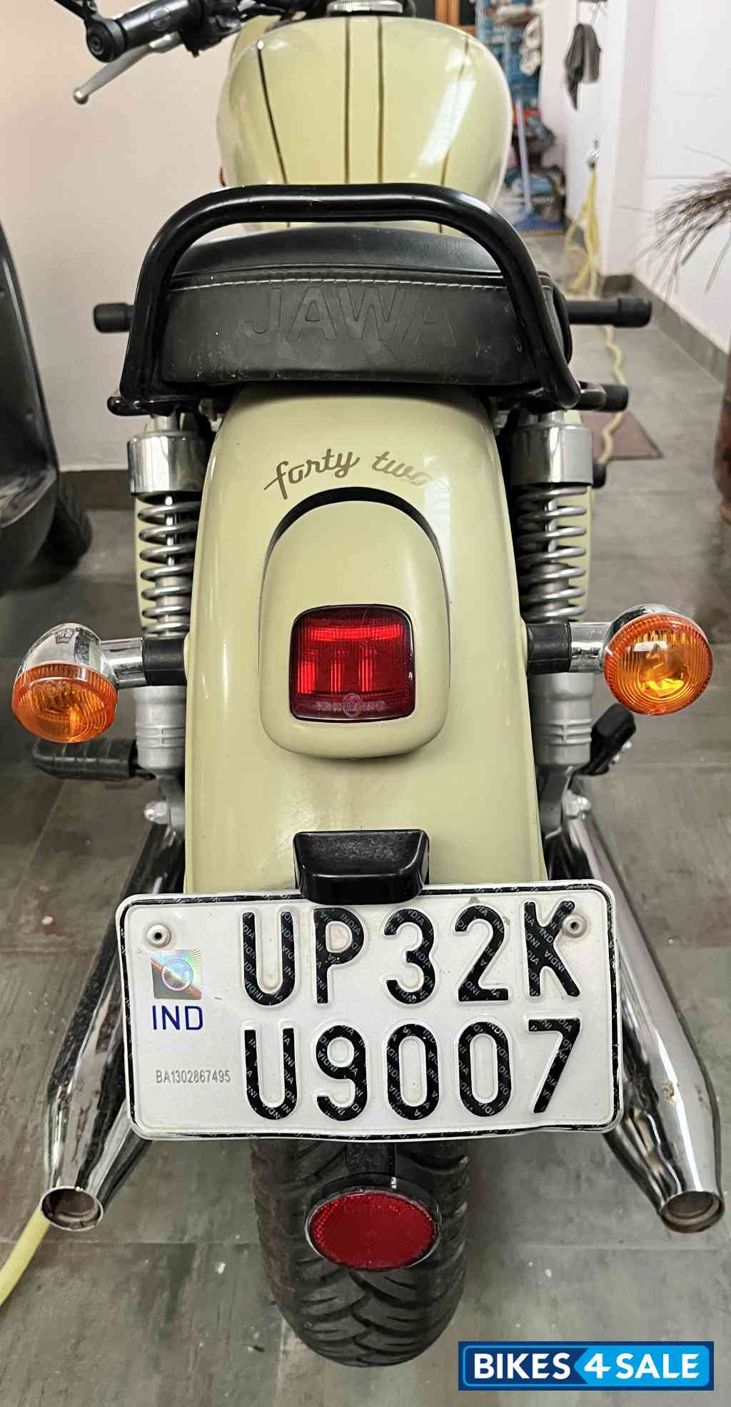 Luminous Lime Jawa forty two