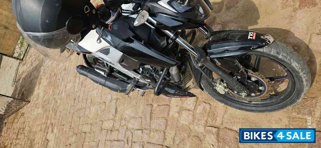 TVS Apache RTR 160 4V