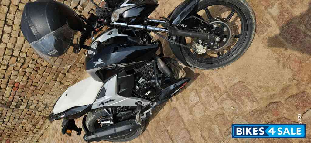 TVS Apache RTR 160 4V