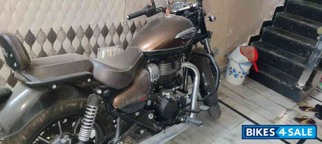 Royal Enfield Meteor 350 Supernova