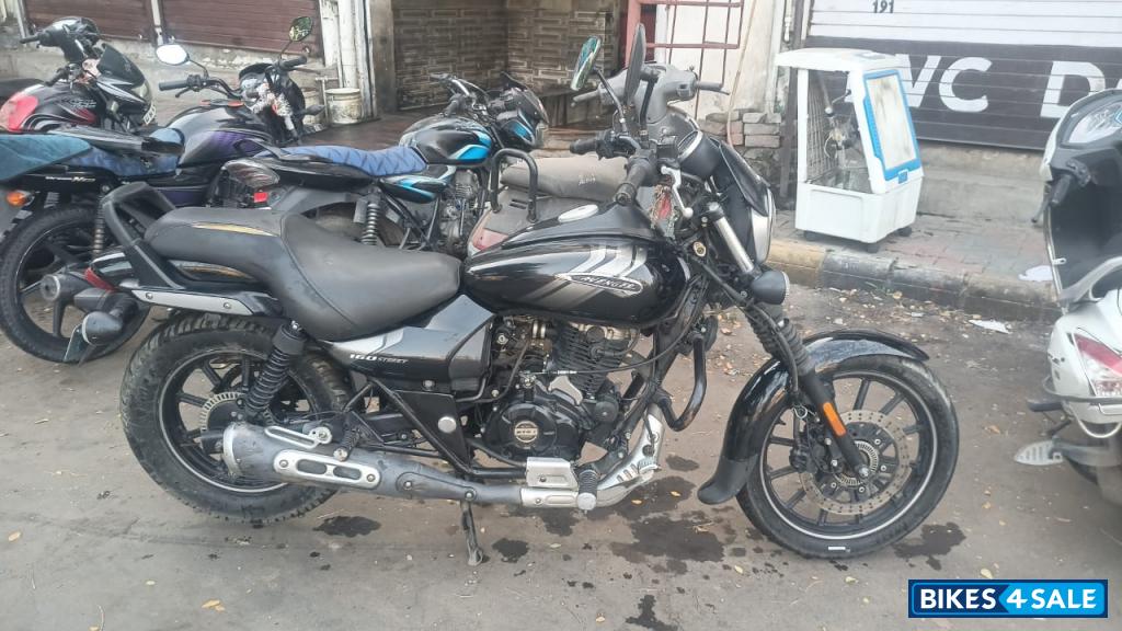 Metallic Black Bajaj Avenger Street 160 Metallic Black Bajaj Avenger Street 160