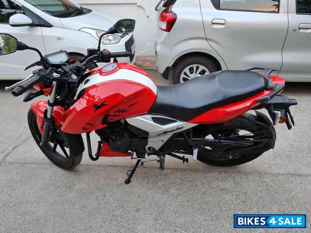 TVS Apache RTR 160 4V