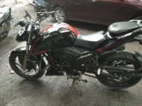 Black TVS Apache RTR 200 4V 2022