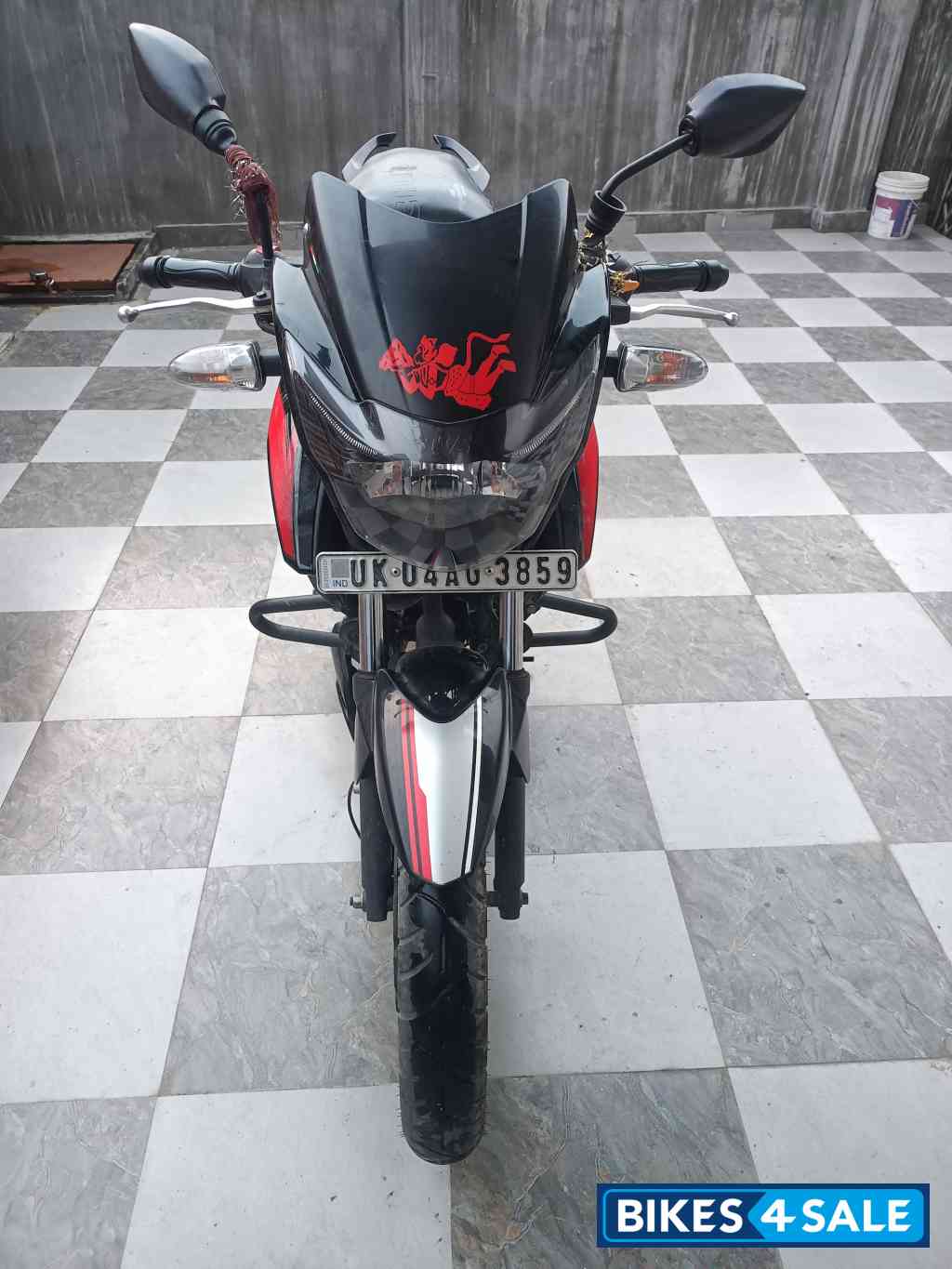 Black TVS Apache RTR 160 BS VI
