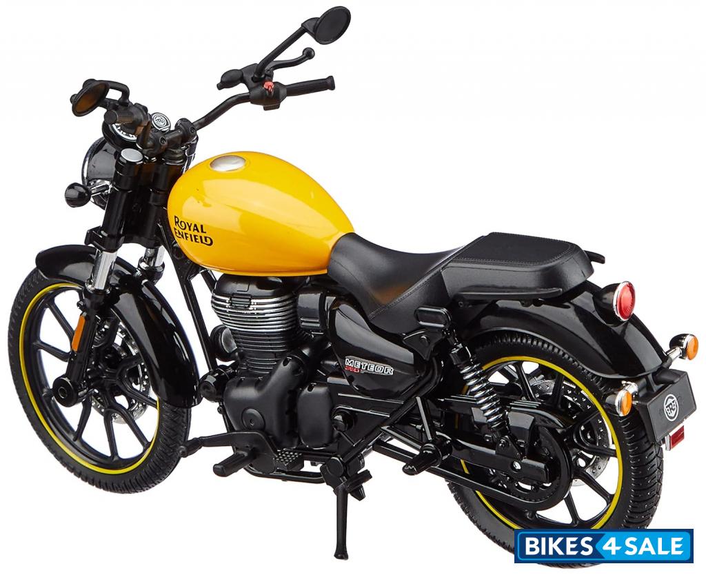 Royal Enfield Meteor 350 Fireball