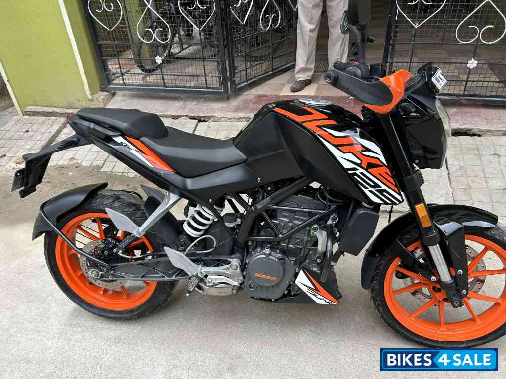 KTM Duke 125