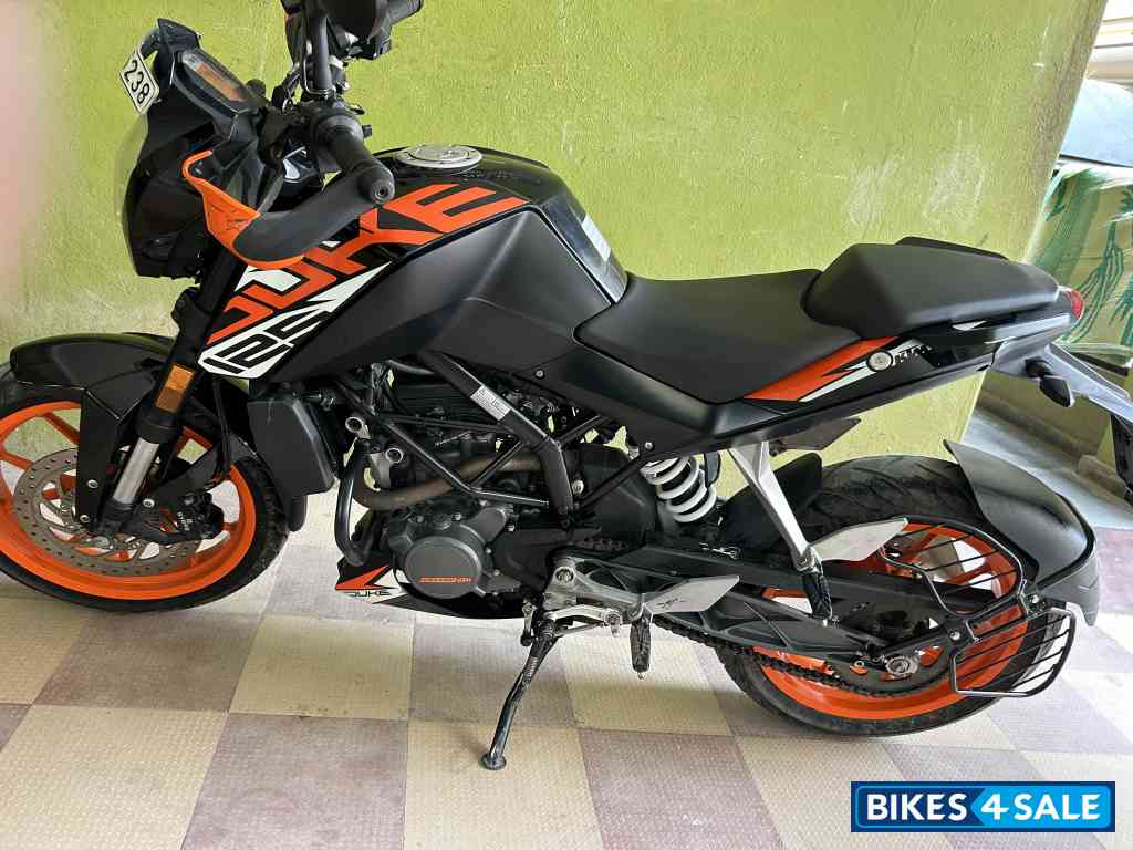 KTM Duke 125