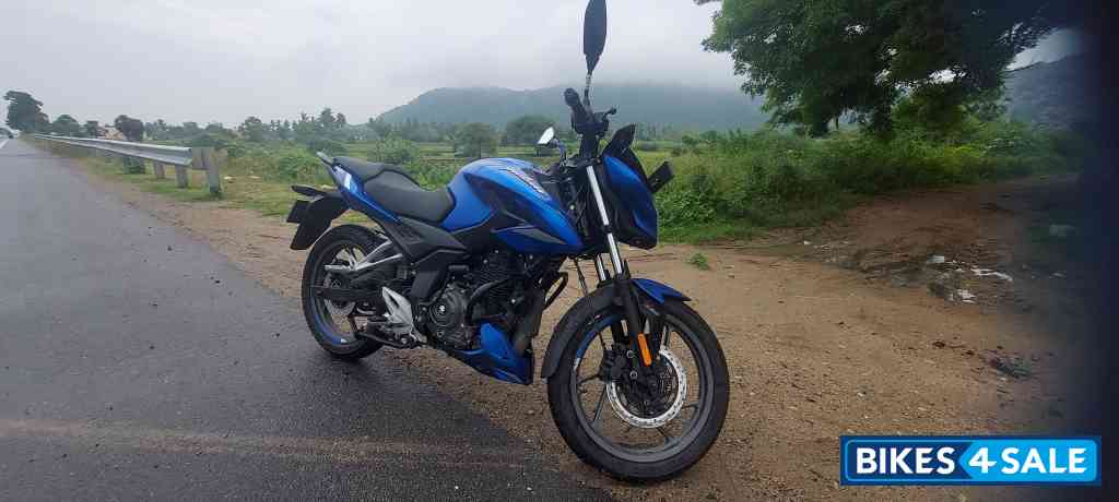 Bajaj Pulsar P150 Twin Disc Split Seat