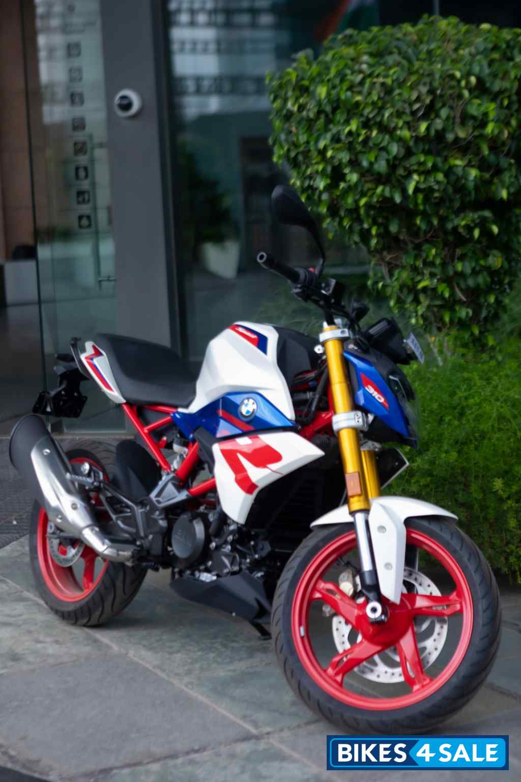 Polar White Racing B BMW G 310 R BS6