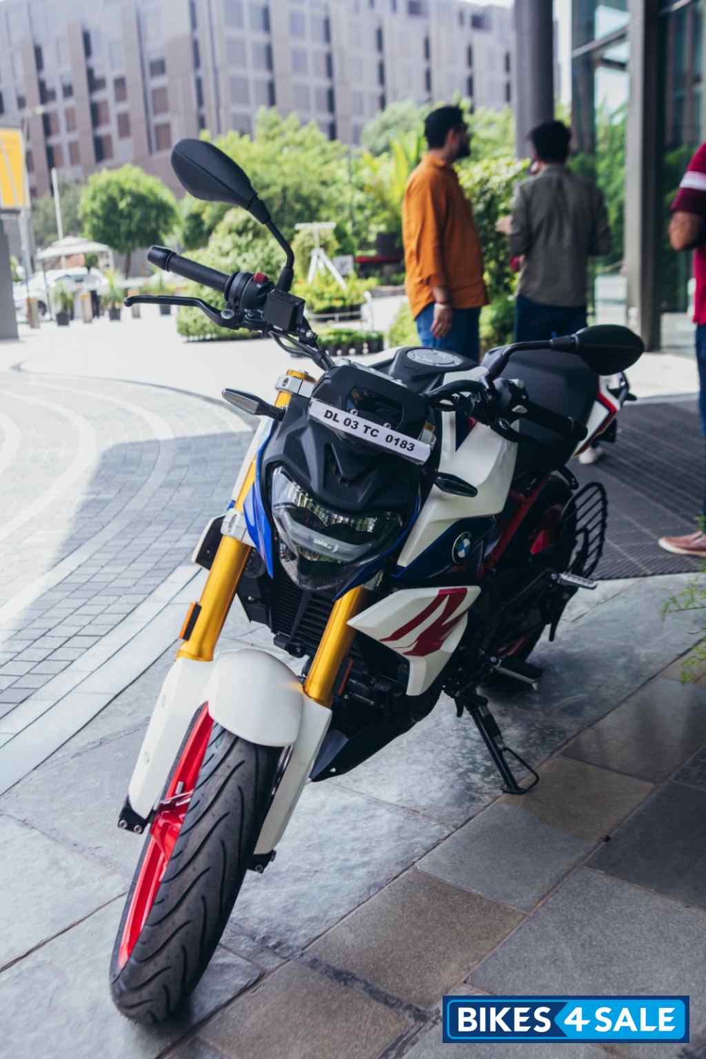 Polar White Racing B BMW G 310 R BS6