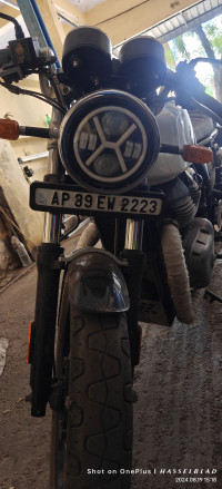 Icy Queen Royal Enfield Continental GT 650