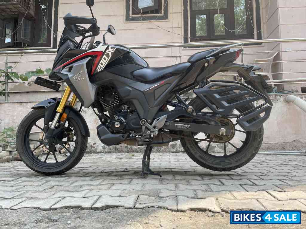 Honda CB200X