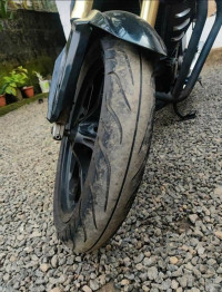 Mahindra Mojo UT 300