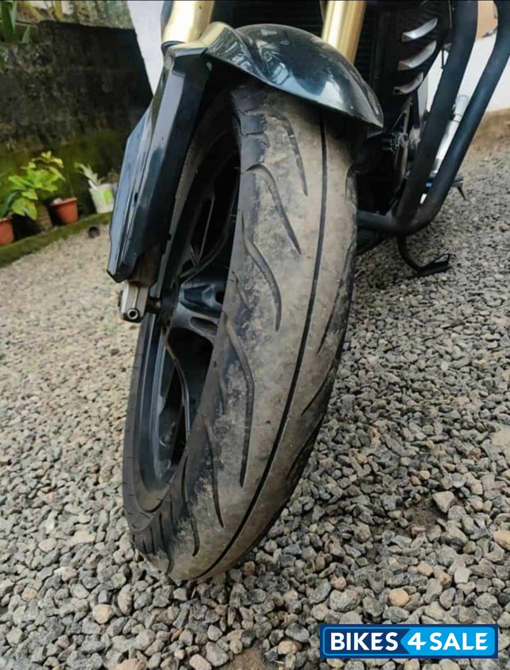 Mahindra Mojo UT 300