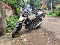 Mahindra Mojo UT 300