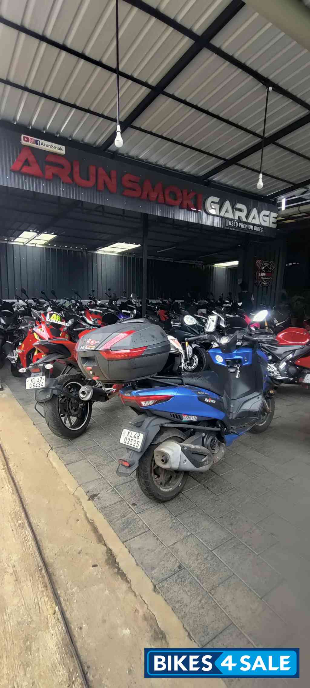 Matte Blue Aprilia SXR 160