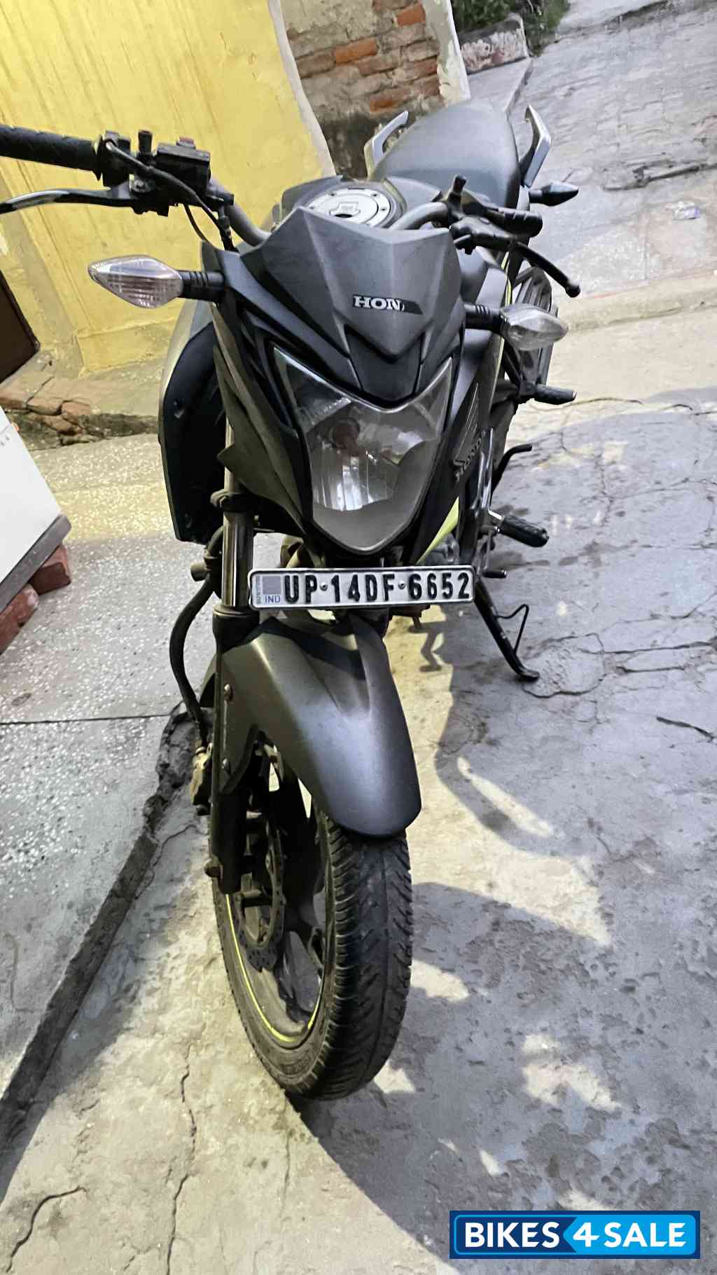 Green And Grey Sp Edition Honda CB Hornet 160R