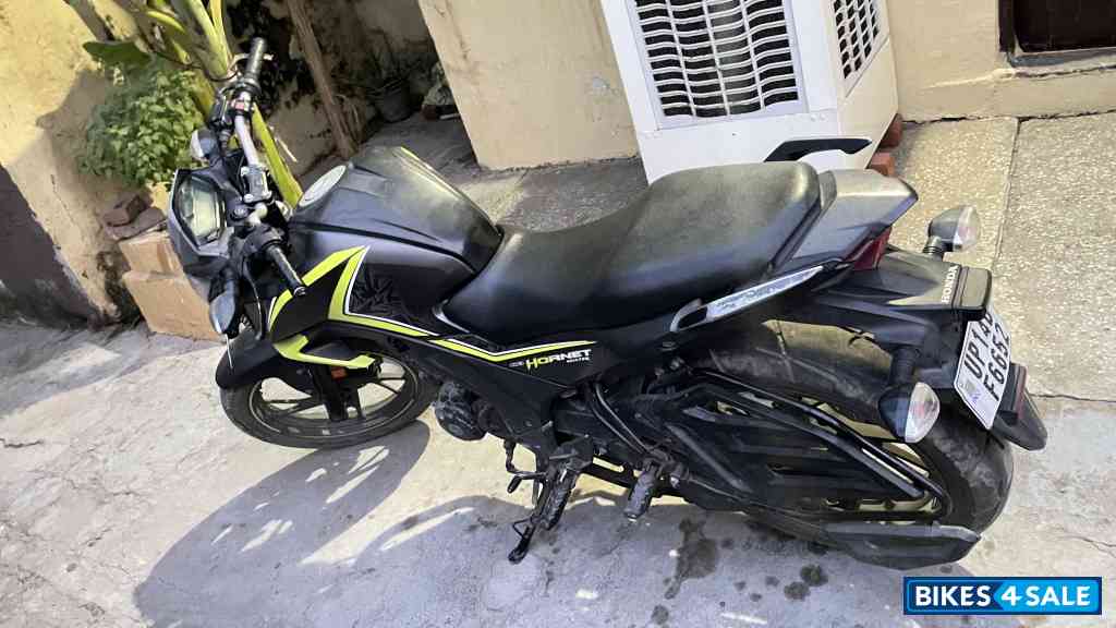 Green And Grey Sp Edition Honda CB Hornet 160R