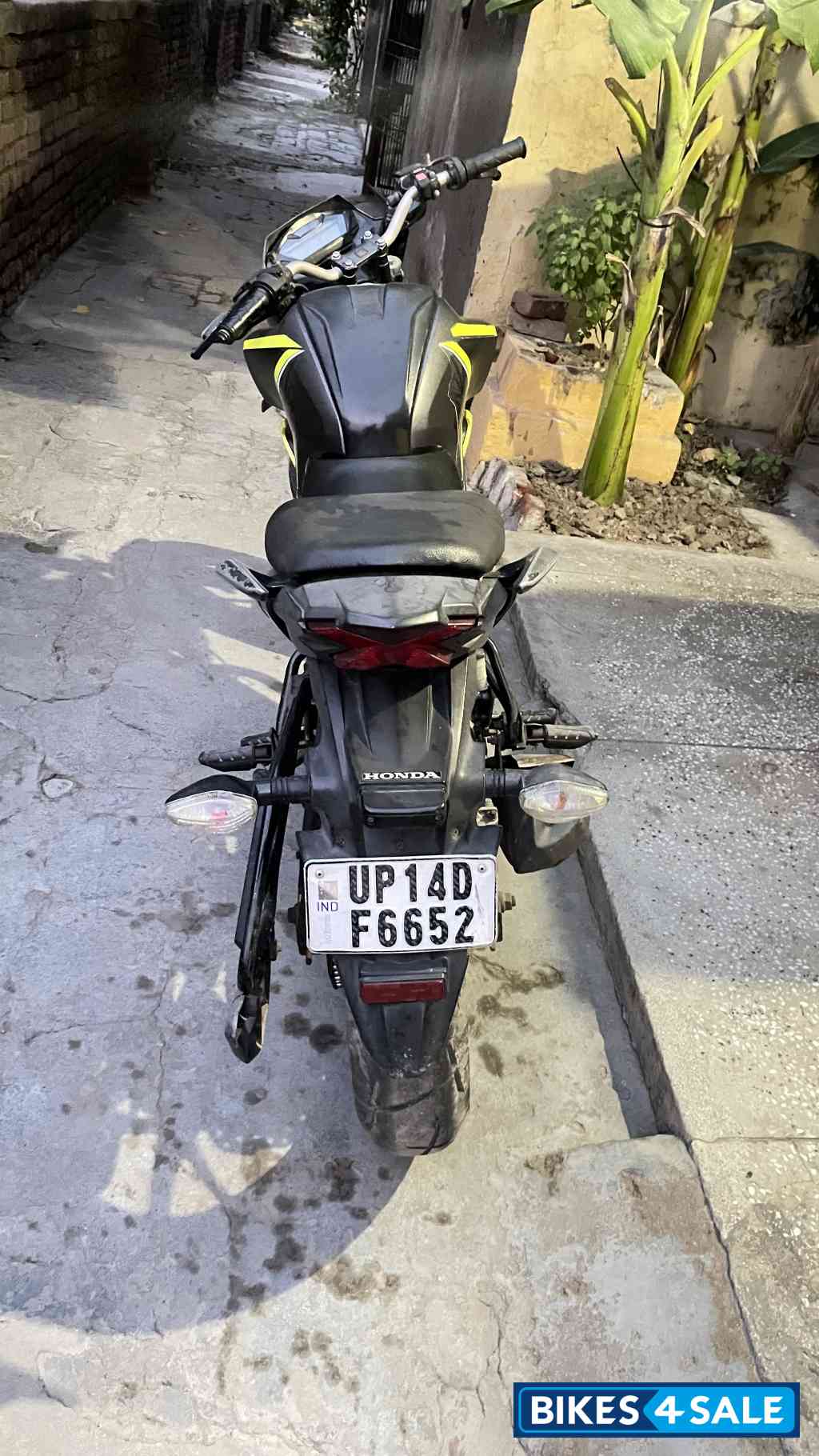 Green And Grey Sp Edition Honda CB Hornet 160R