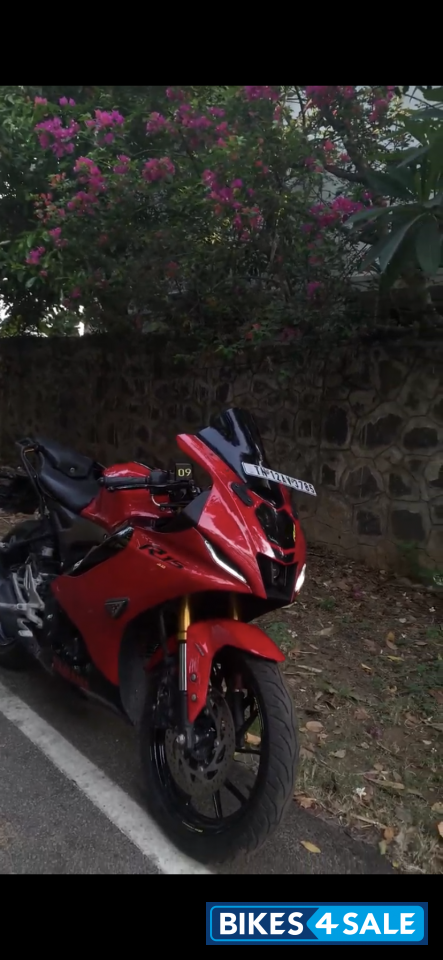 Yamaha R15 V4