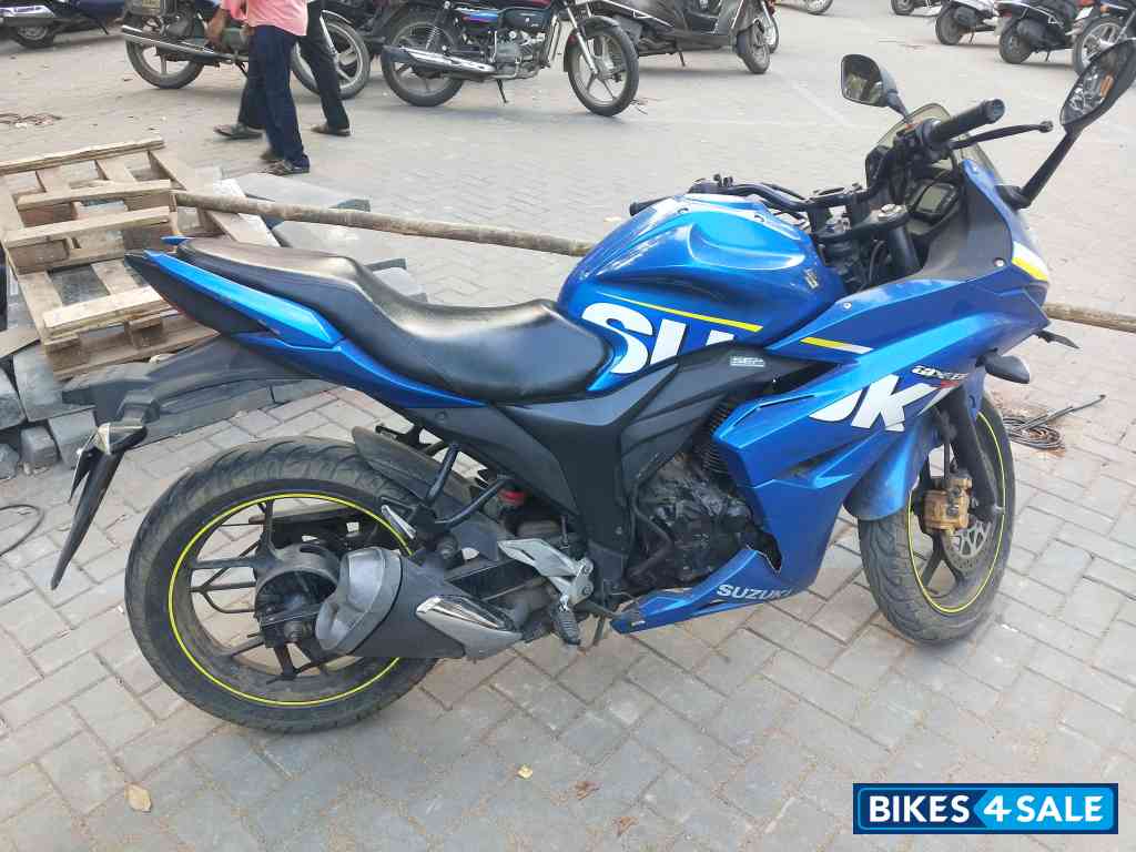 Suzuki Gixxer SF