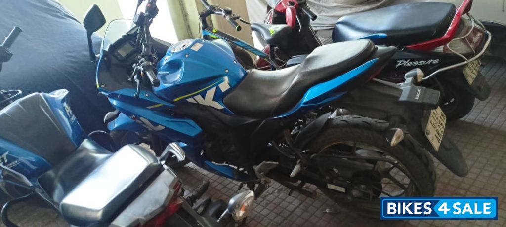 Suzuki Gixxer SF