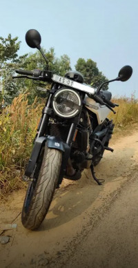 Silver And Black Husqvarna Vitpilen 250