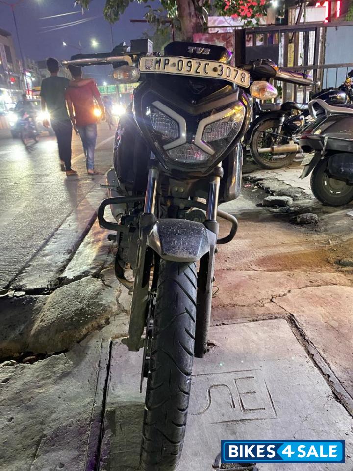 Black TVS Raider 125