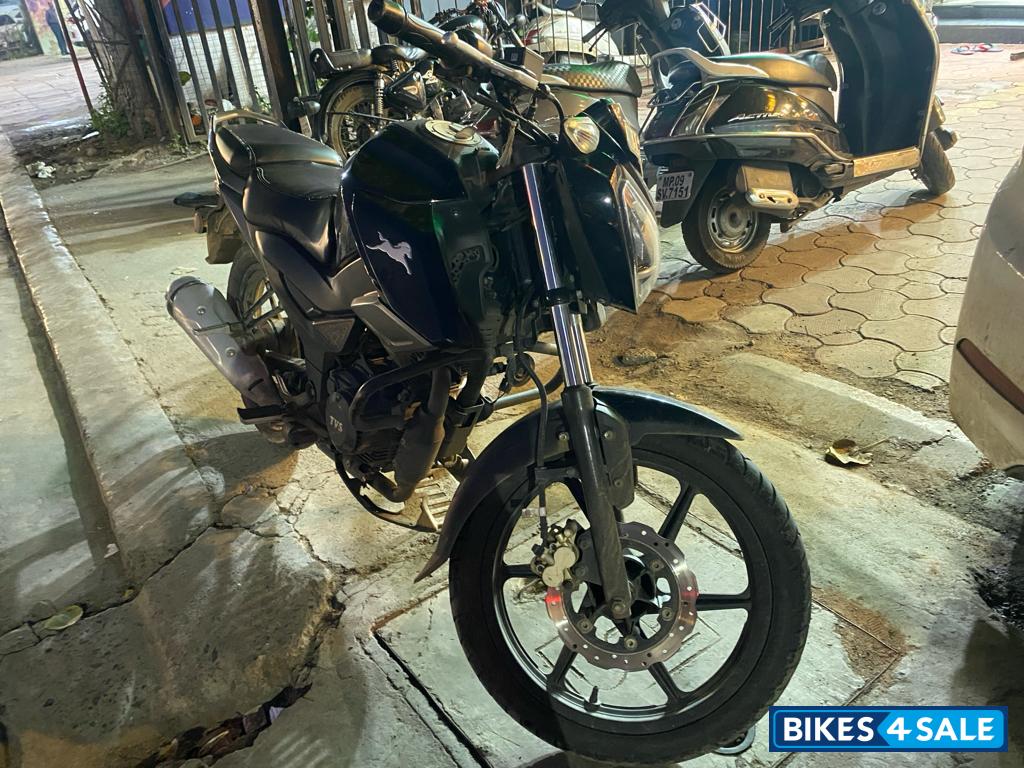 Black TVS Raider 125