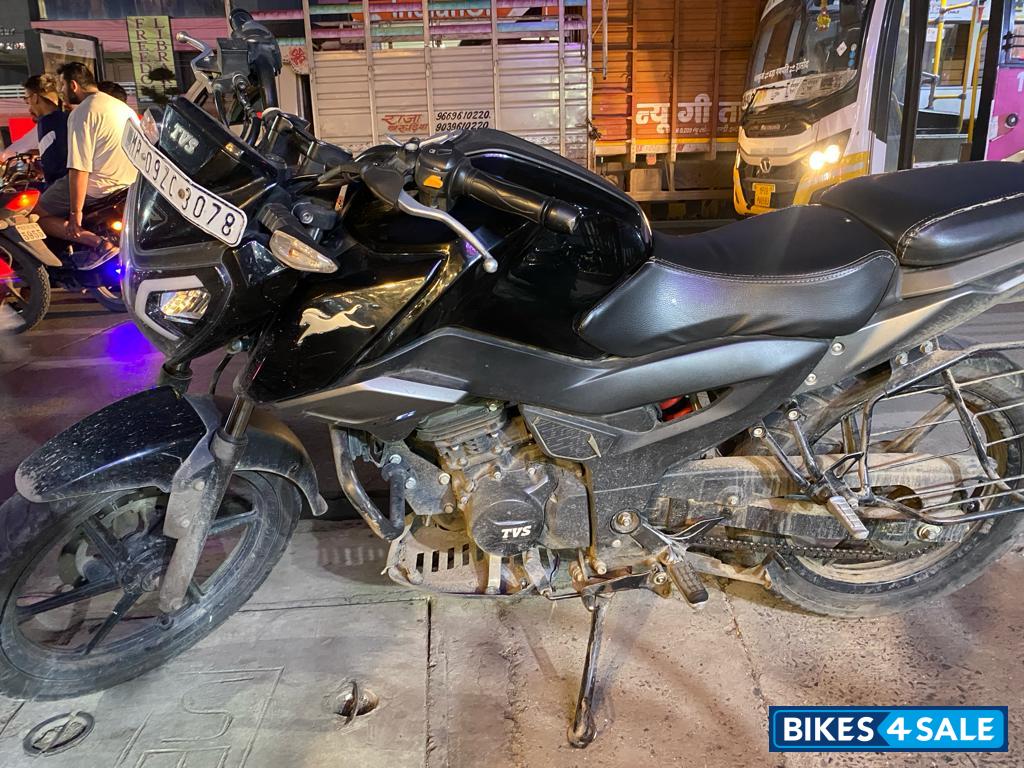 Black TVS Raider 125