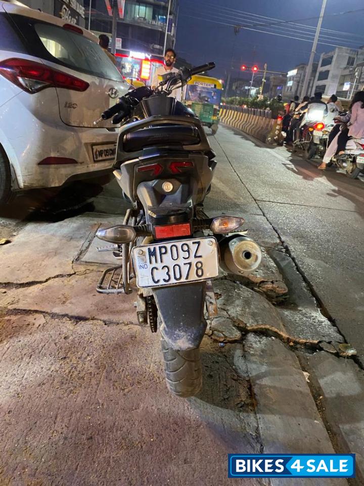 Black TVS Raider 125