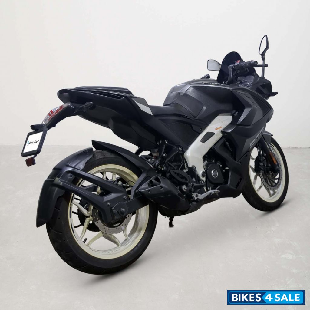 Bajaj Pulsar RS 200