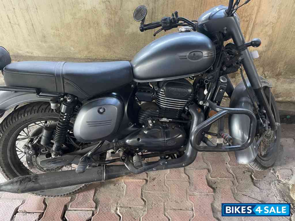 Jawa Midnight Grey