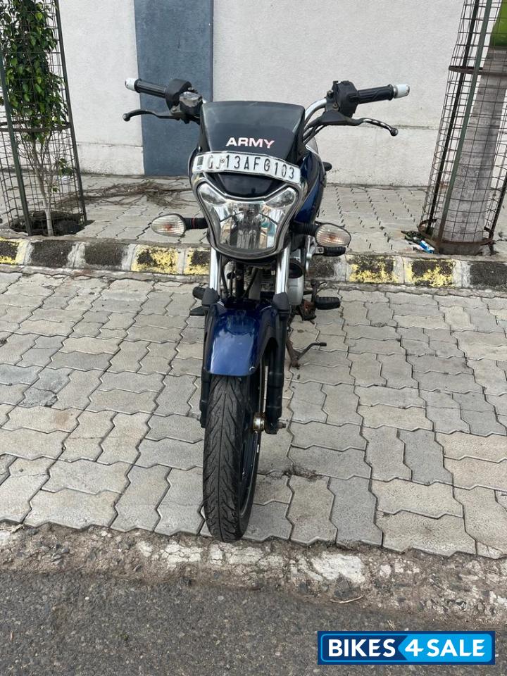 Bajaj V15