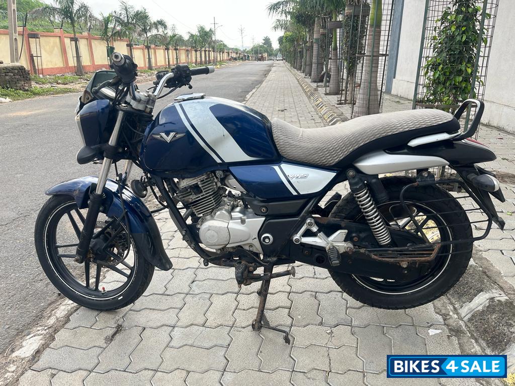 Bajaj V15