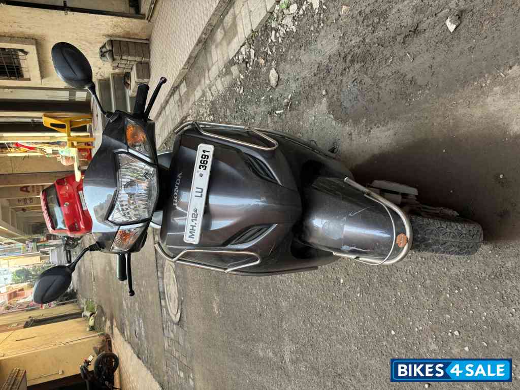 Grey Honda Activa 3G