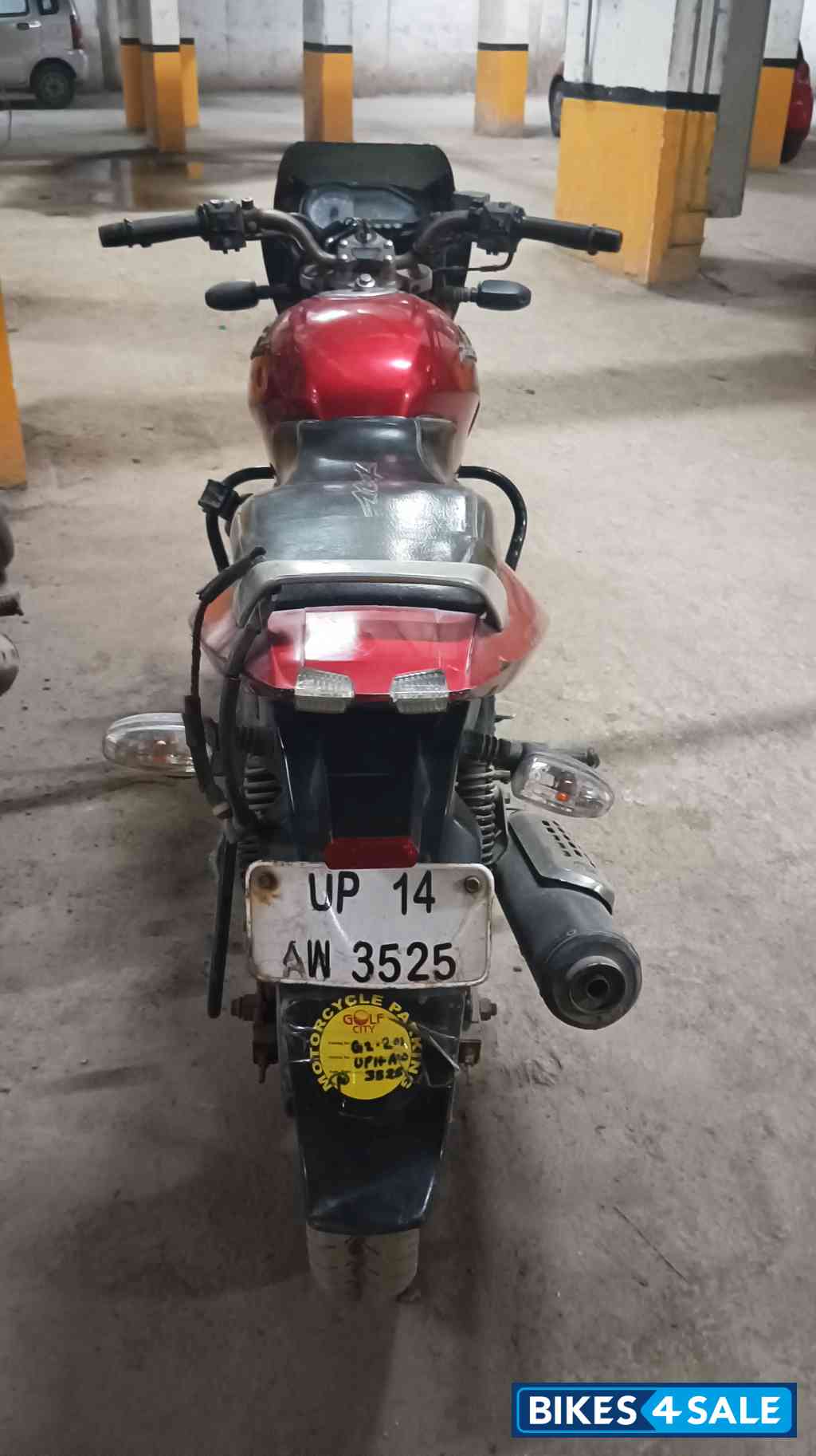 Red Bajaj Pulsar 150