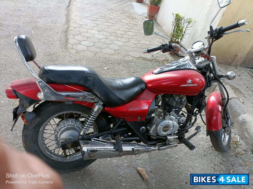 Bajaj Avenger 220 DTS-i