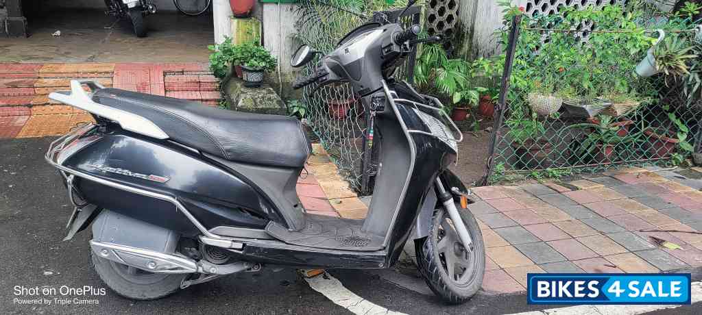 Black Honda Activa 125