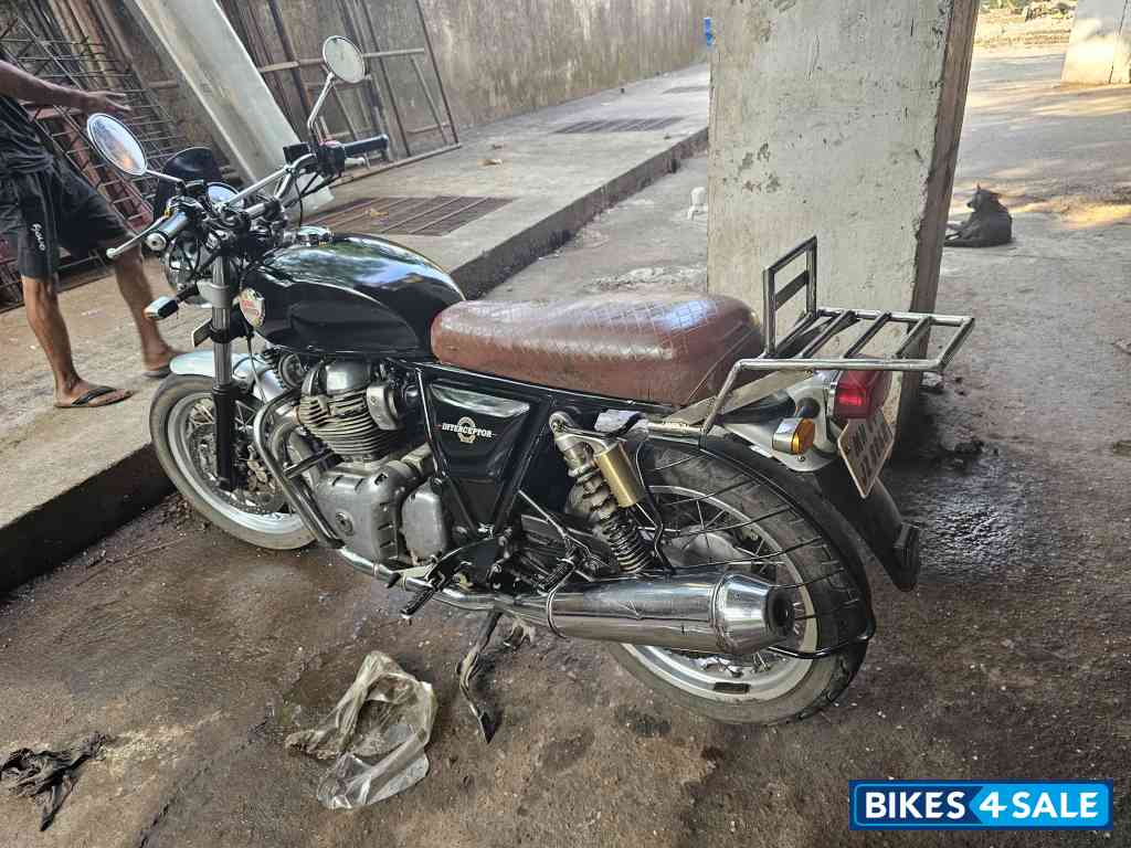 Black Royal Enfield Interceptor 650 Twin