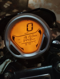 White Bajaj Avenger Street 220