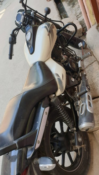 White Bajaj Avenger Street 220