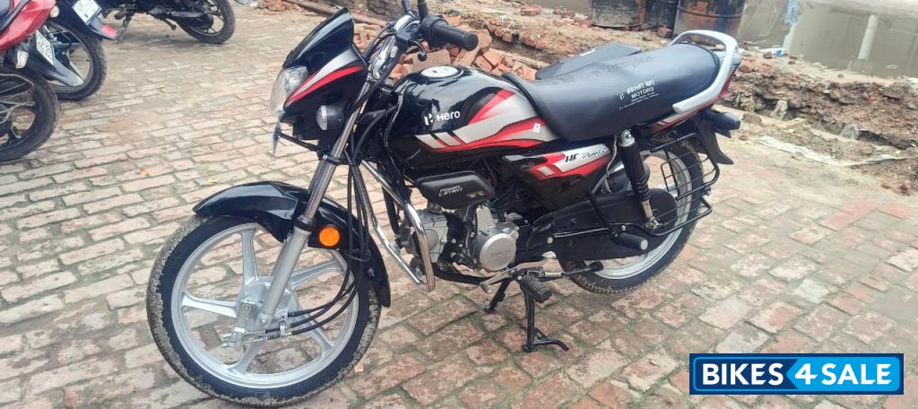 Red Black Hero HF Deluxe BS6