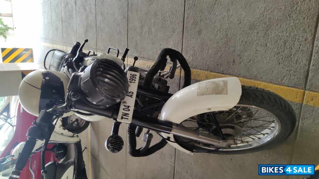 White Royal Enfield Bullet Standard 350