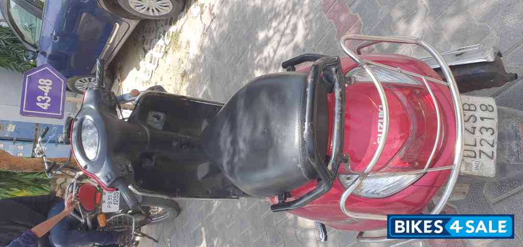 Red Suzuki Access 125