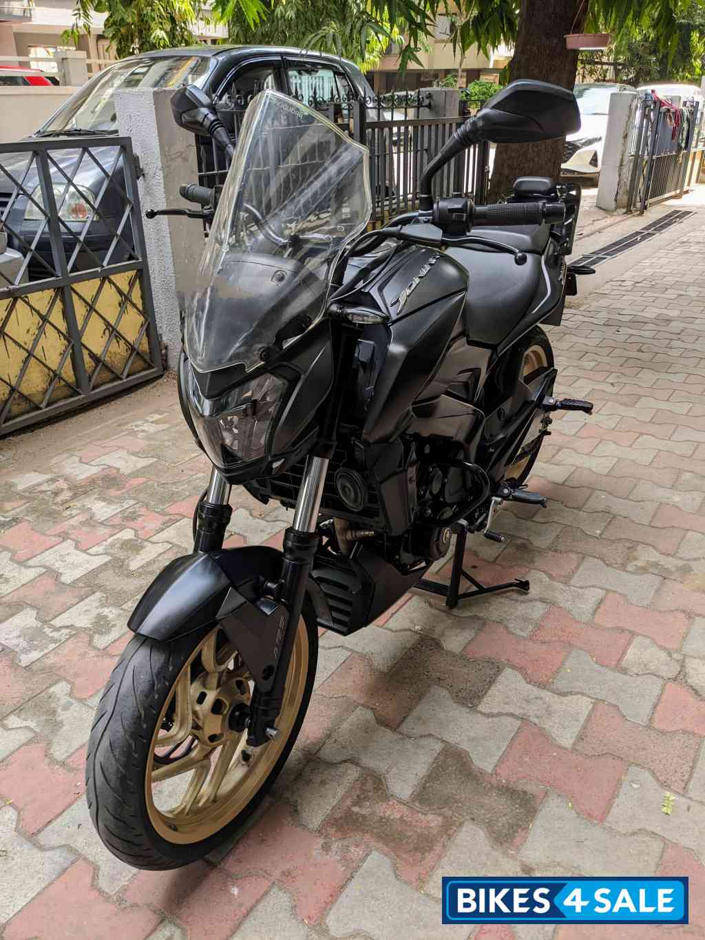 Matte Black Bajaj Dominar 400 ABS BS6