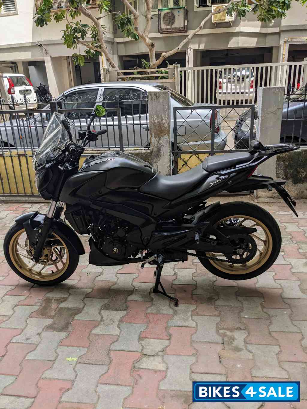 Matte Black Bajaj Dominar 400 ABS BS6