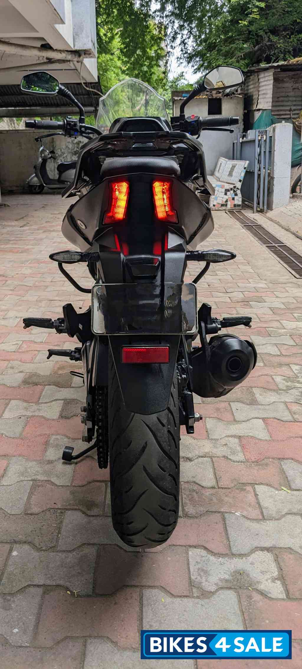 Matte Black Bajaj Dominar 400 ABS BS6